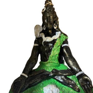 Estatua de Shiva en Meditación con Túnica Verde y Acabado Envejecido